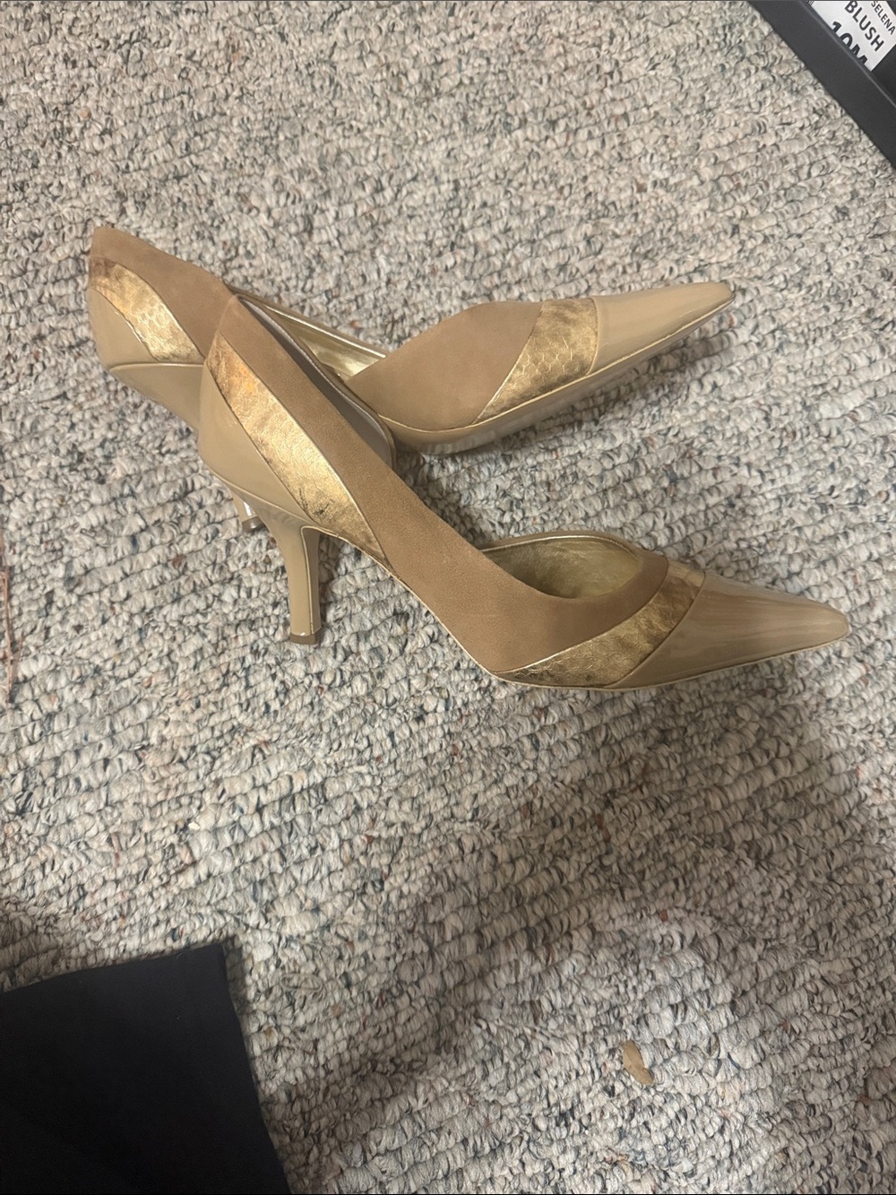Gold & Tan Pointed Toe Mid-Heel Pumps